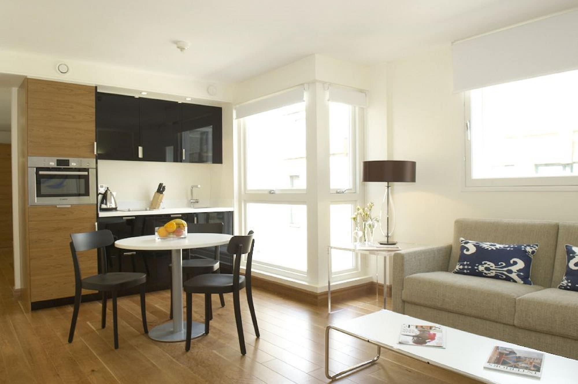 Master Farringdon Apartment London Exterior photo